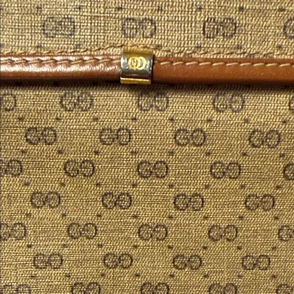 Gucci Classic Brown and Tan Shoulder Bag - Picture 5 of 15
